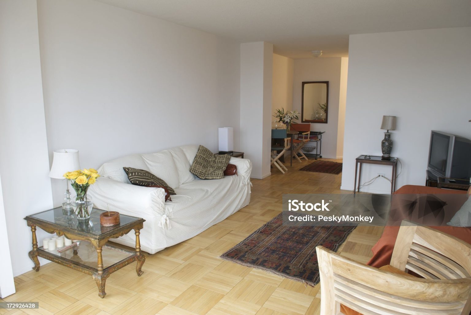 Low-Tech Smart Living: Smart Homes Without the Digital Overload low gadget room